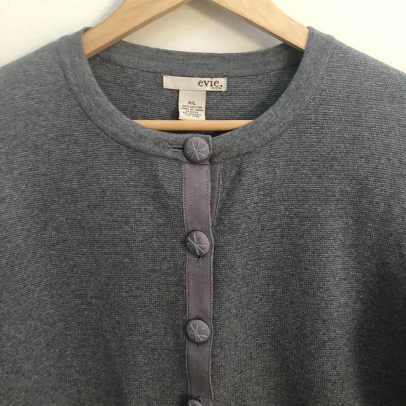 Evie. Cropped Cardigan Sweater - Picture 3 of 8